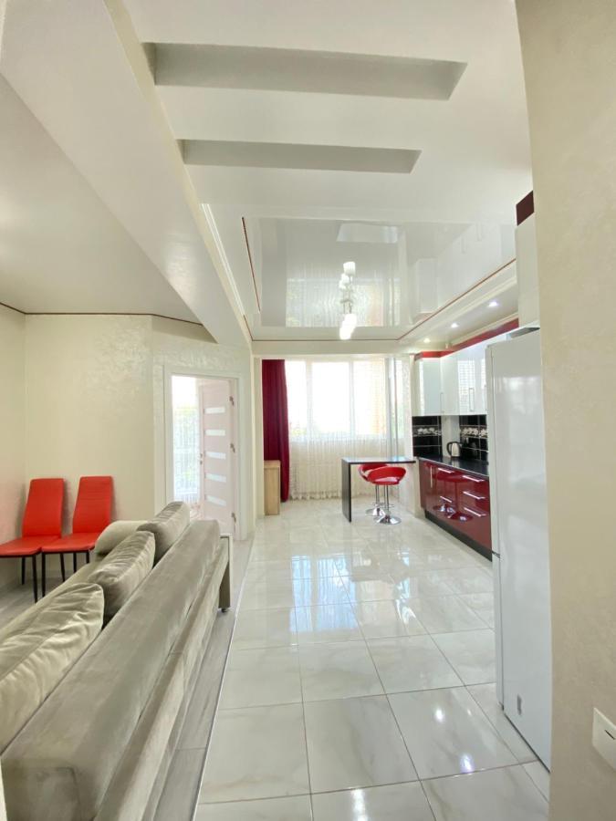 Cozy Two Bedroom Large Apartment Chişinǎu Buitenkant foto