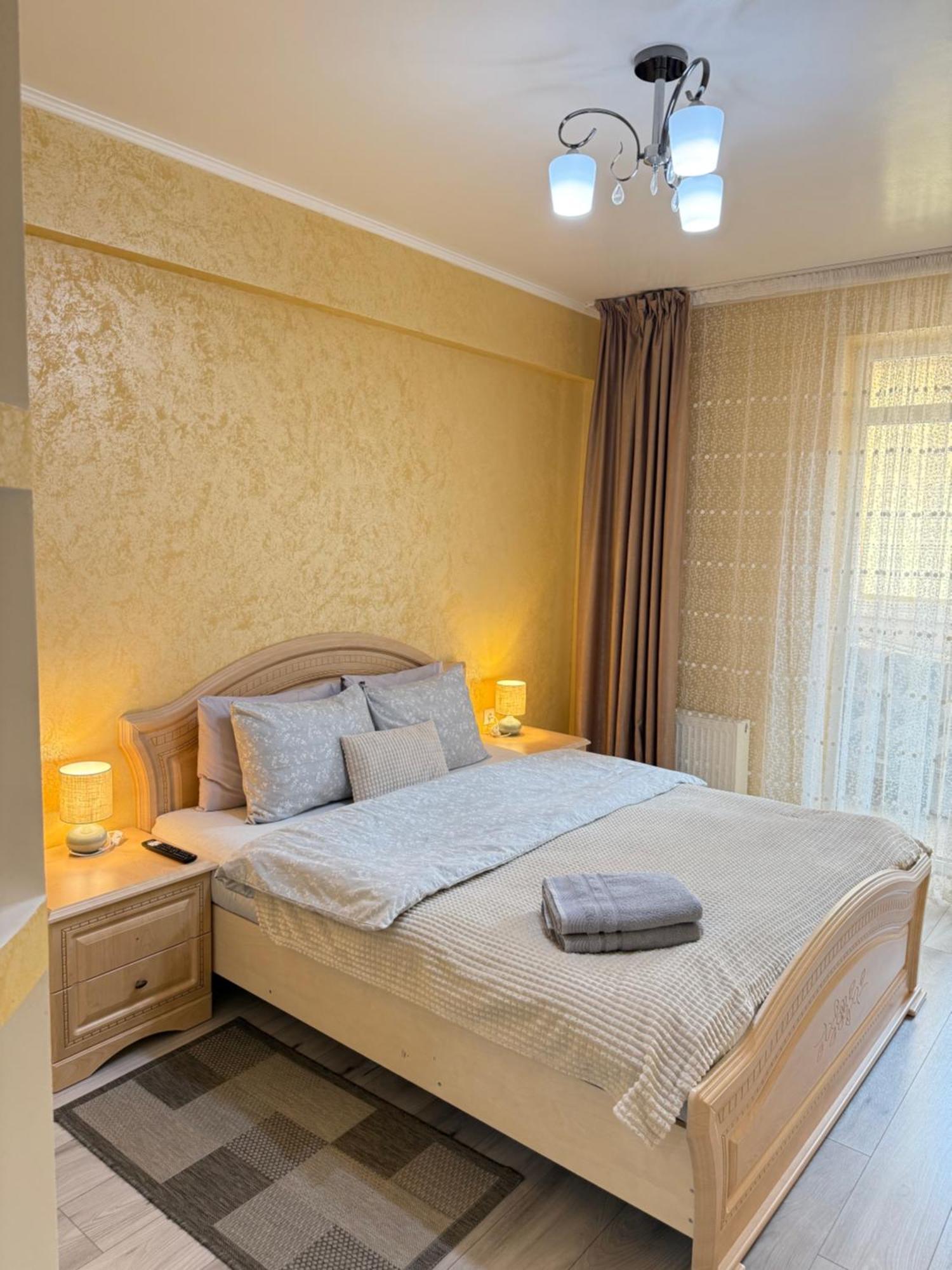 Cozy Two Bedroom Large Apartment Chişinǎu Buitenkant foto