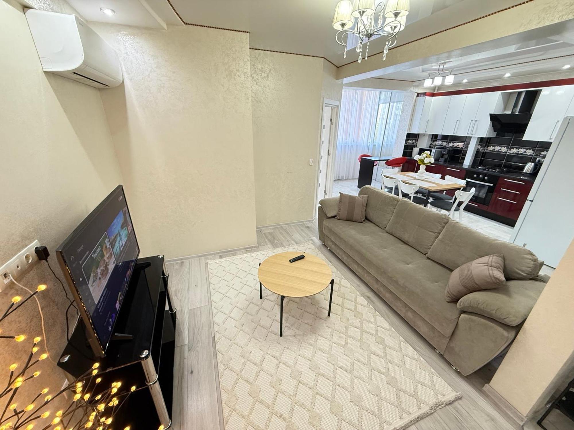Cozy Two Bedroom Large Apartment Chişinǎu Buitenkant foto